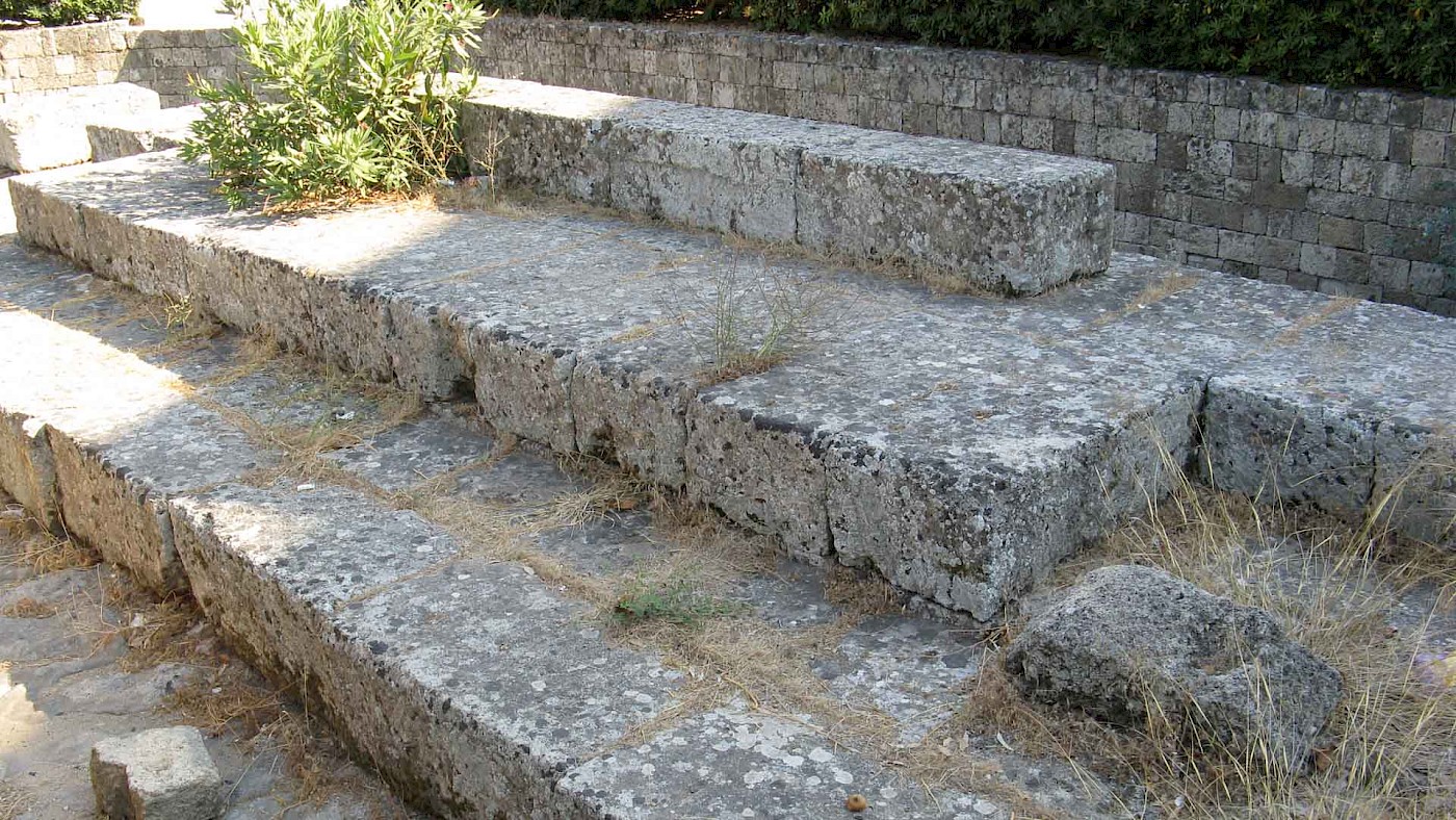 Ancient Greek walls, politics, and power