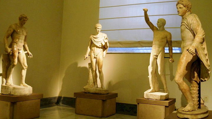Statues of the Collezione Farnese