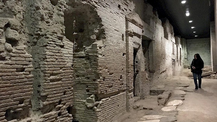 The Roman market in Naples