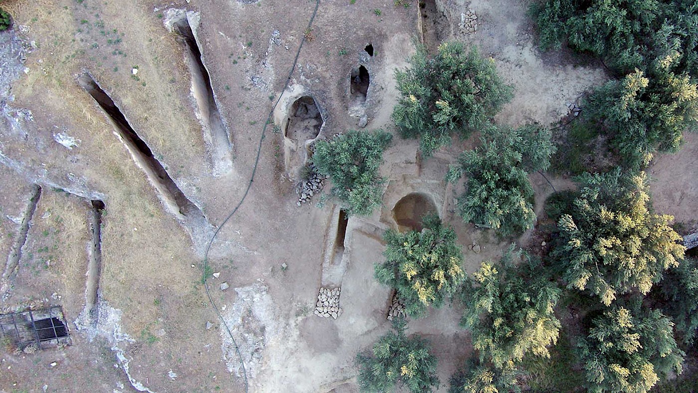 Chamber tombs at Aidonia